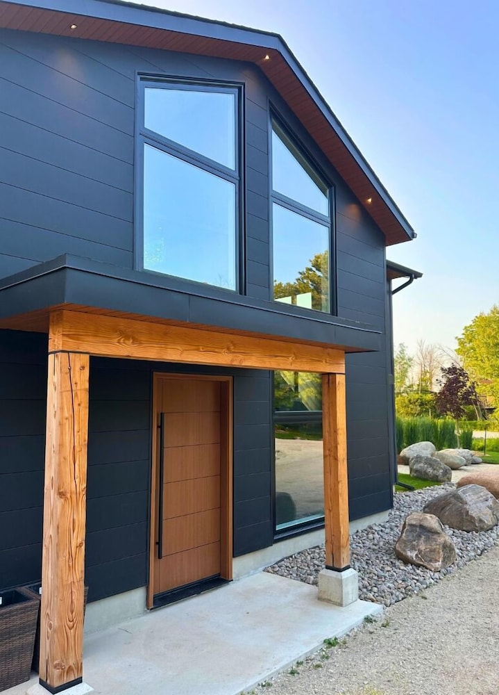Claire Glen Chalet 2/50