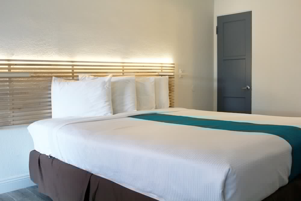 Hotel Point Loma 24/58