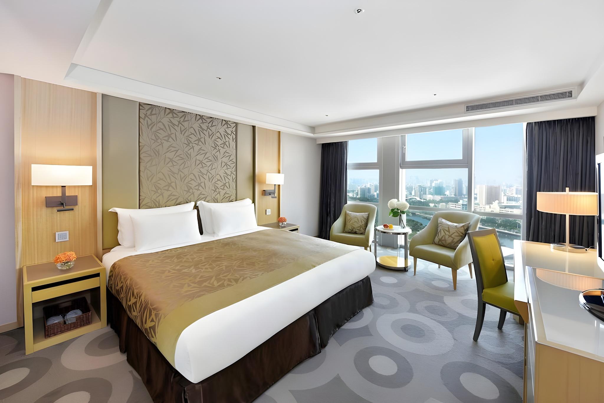 Superior, City View, Executive Level