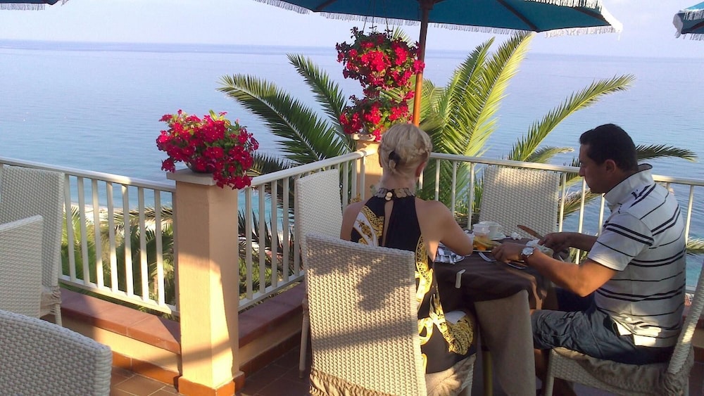 Terrazzo Sul Mare Hotel 12/26