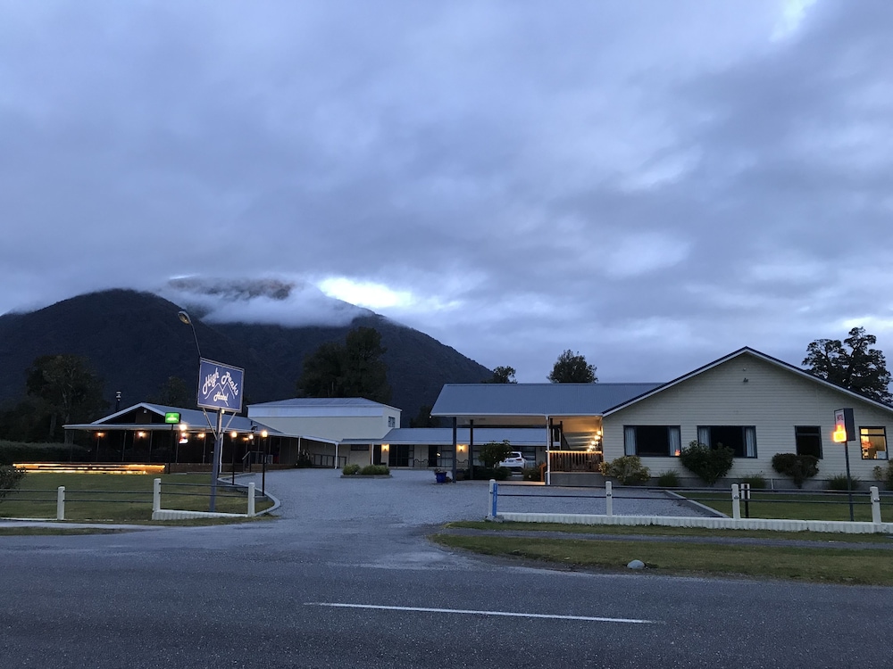 High Peaks Hotel 57/63