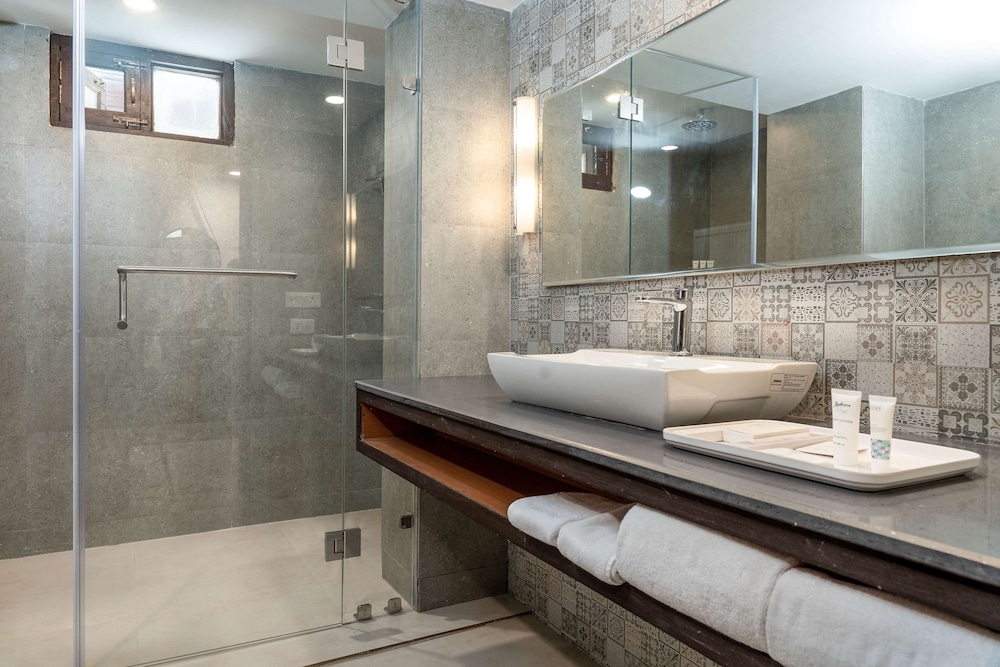 Country Inn & Suites by Radisson, Sonamarg 48/50