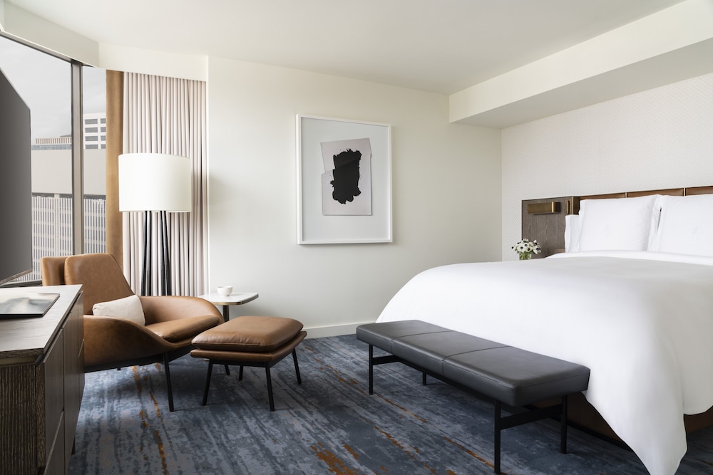 PREMIER, EXECUTIVE, SUITE, KING BED