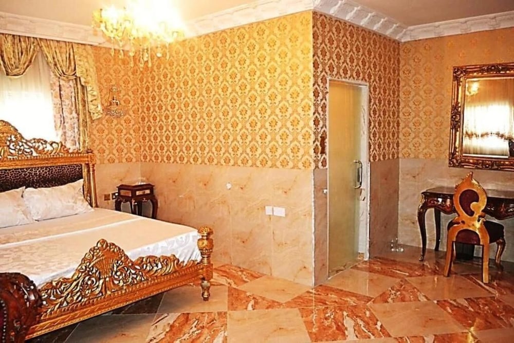 Grand Emperor Hotel 27/40