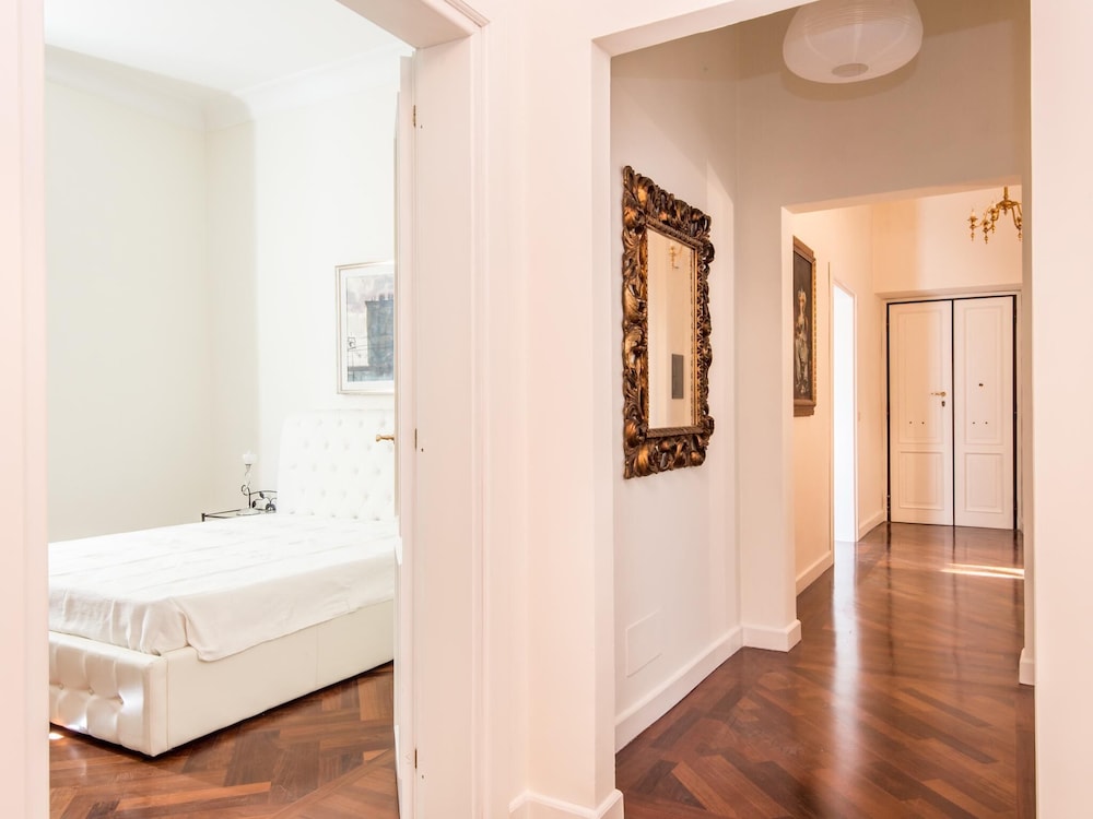 RSH Luxury Vatican Four Bedroom Apartment 19/36