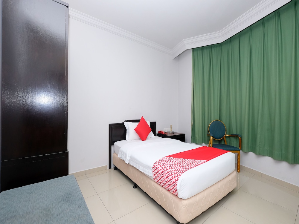 OYO 1236 Hotel Green Park 32/58