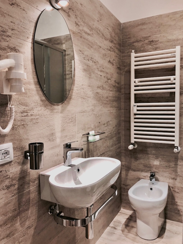 Audrey's Roman Holidays Suites&Rooms 21/54