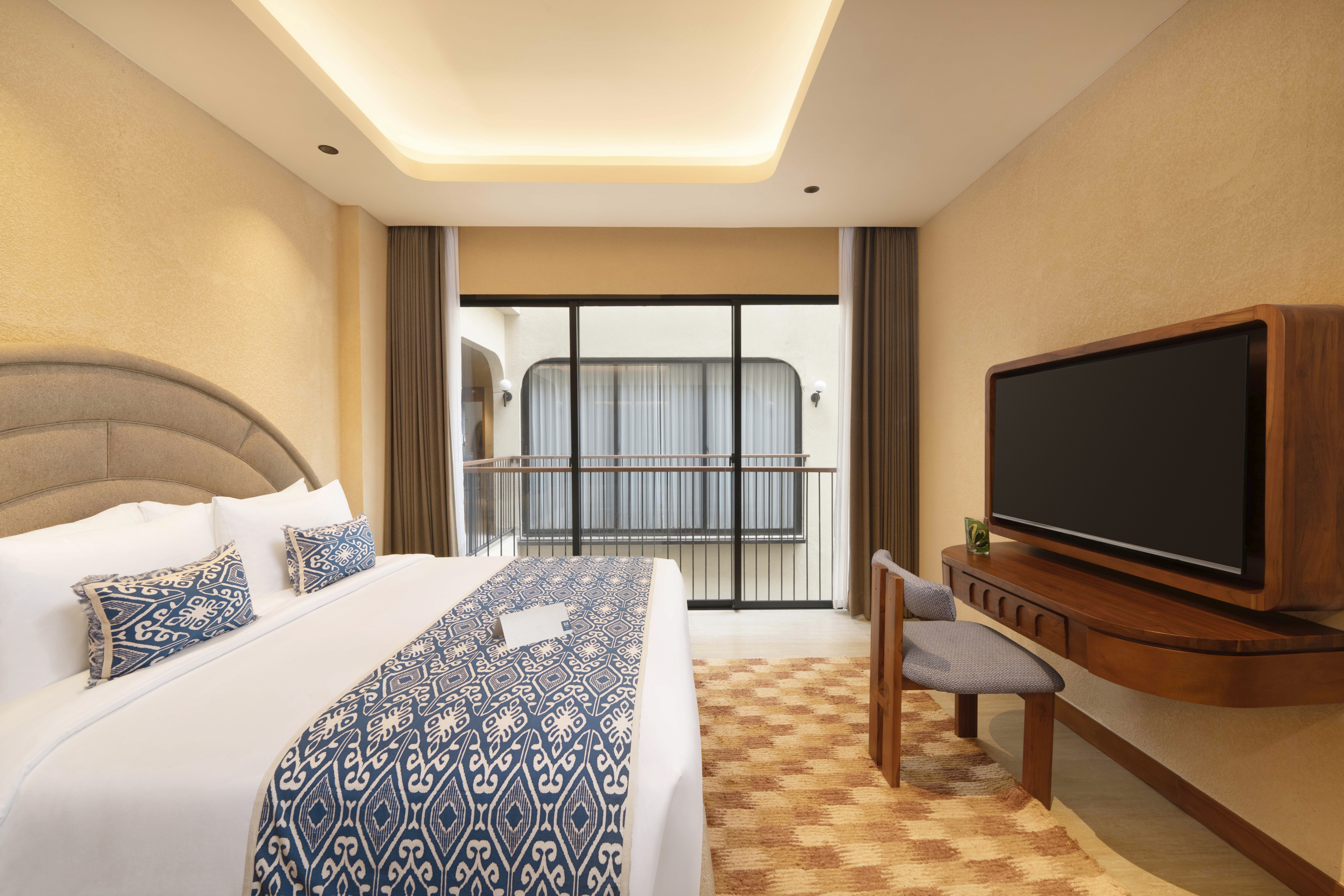 Courtyard, Deluxe