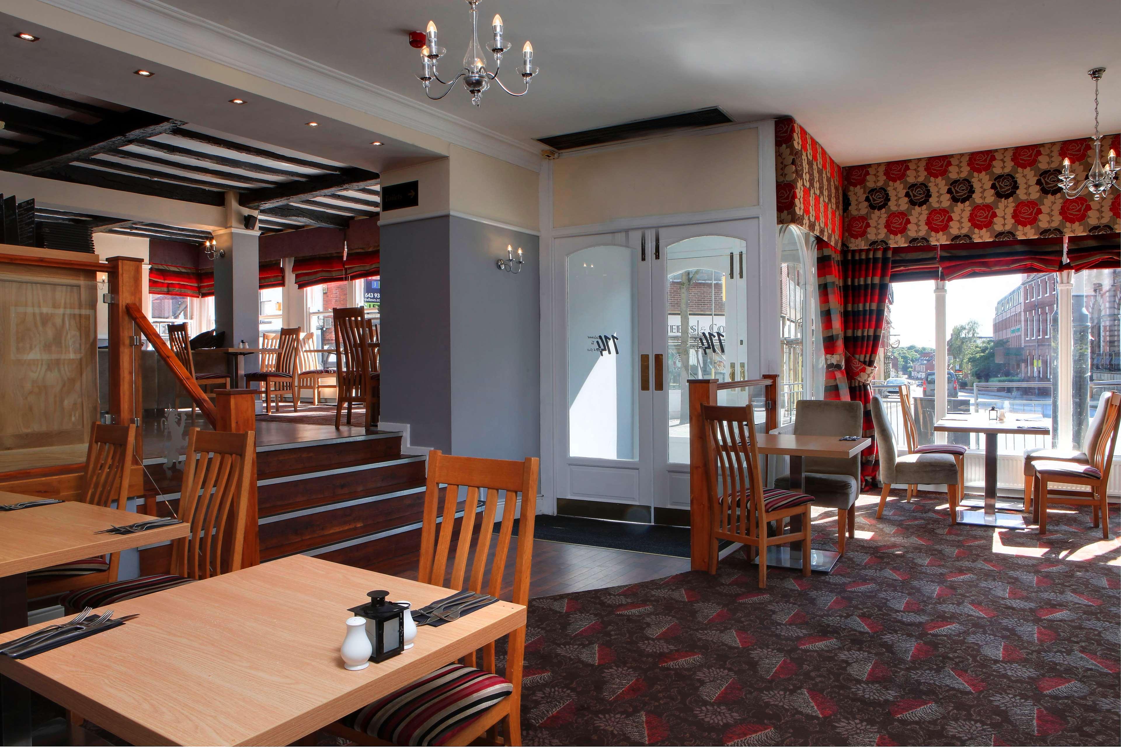 The Lion Hotel 32/45