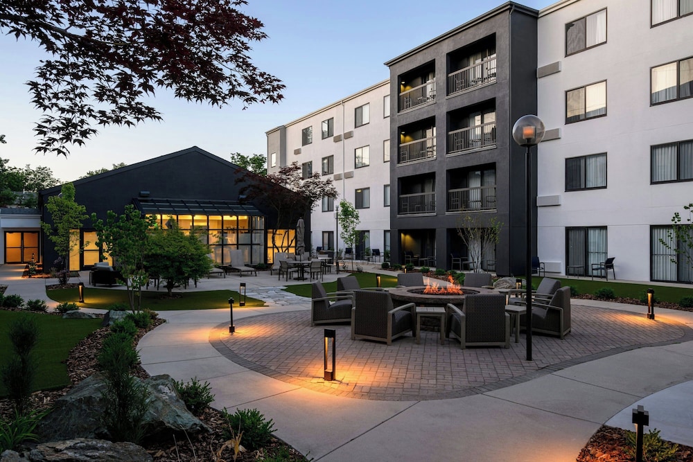 Courtyard By Marriott Downtown Boise 54/58
