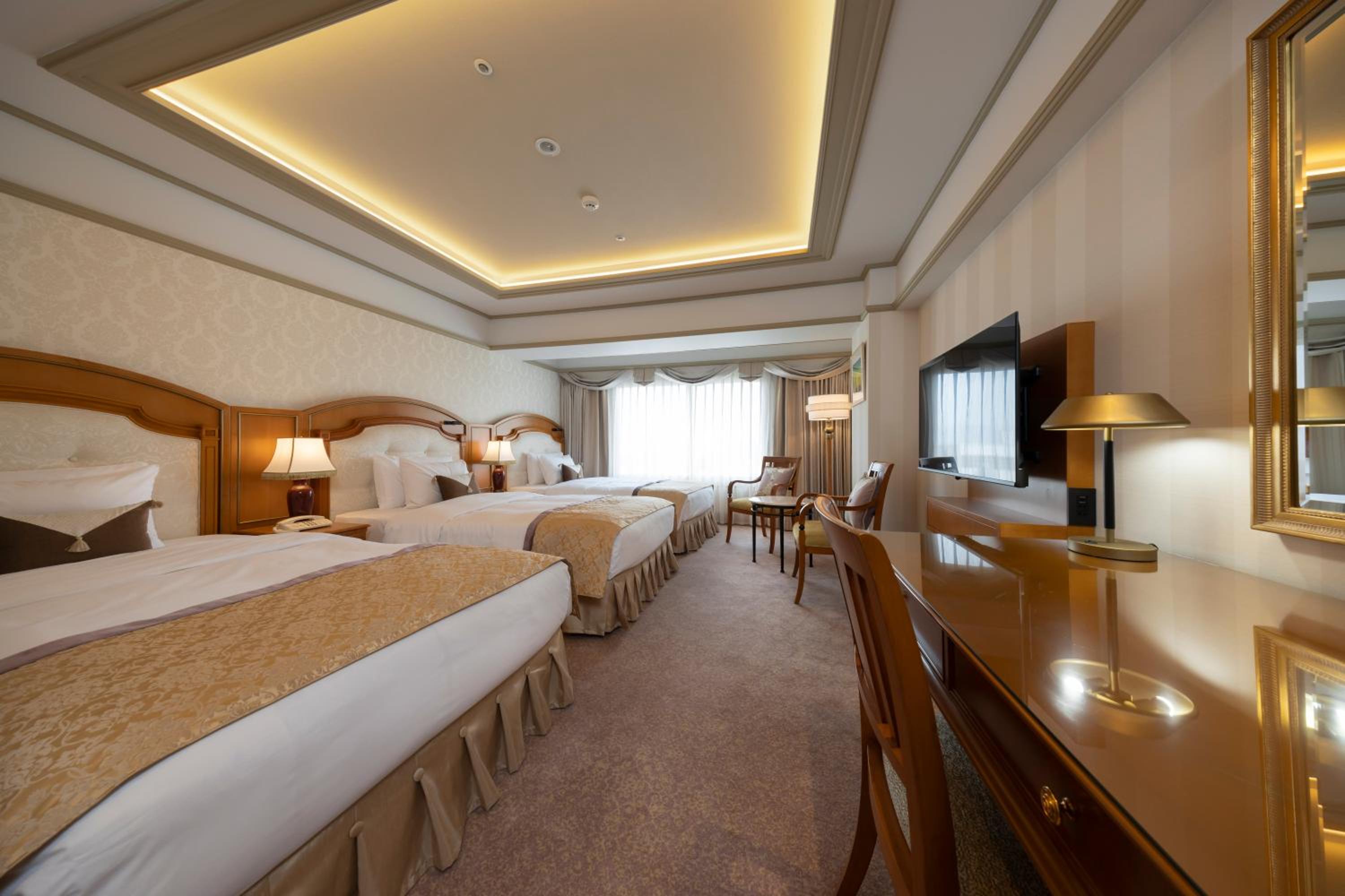 Executive, Triple, West View