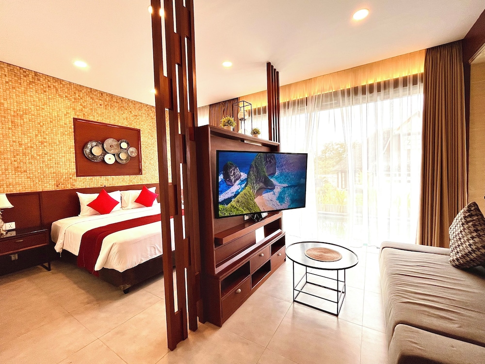 1 BEDROOM, SUITE