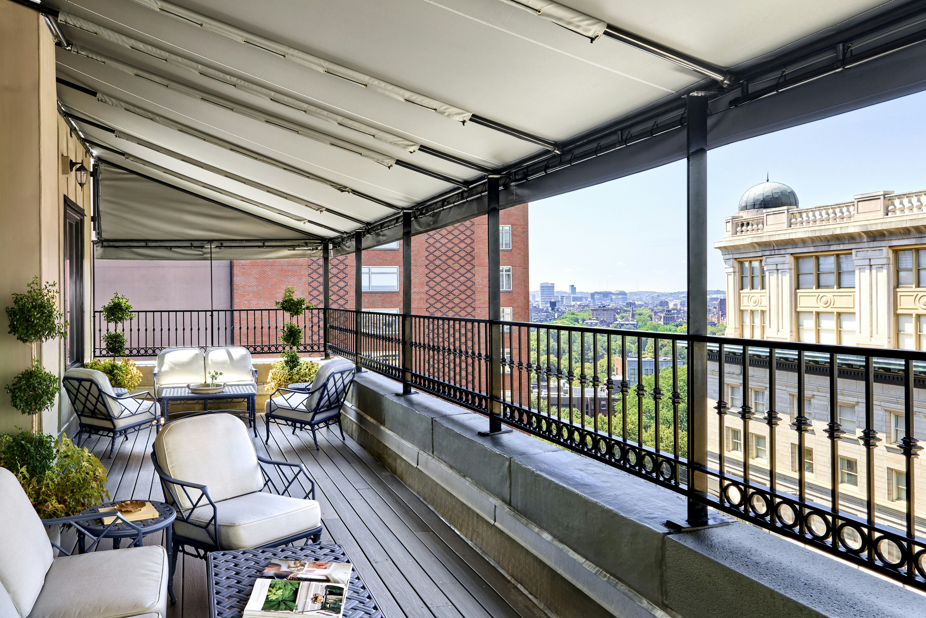 OMNI PARKER HOUSE 45/67