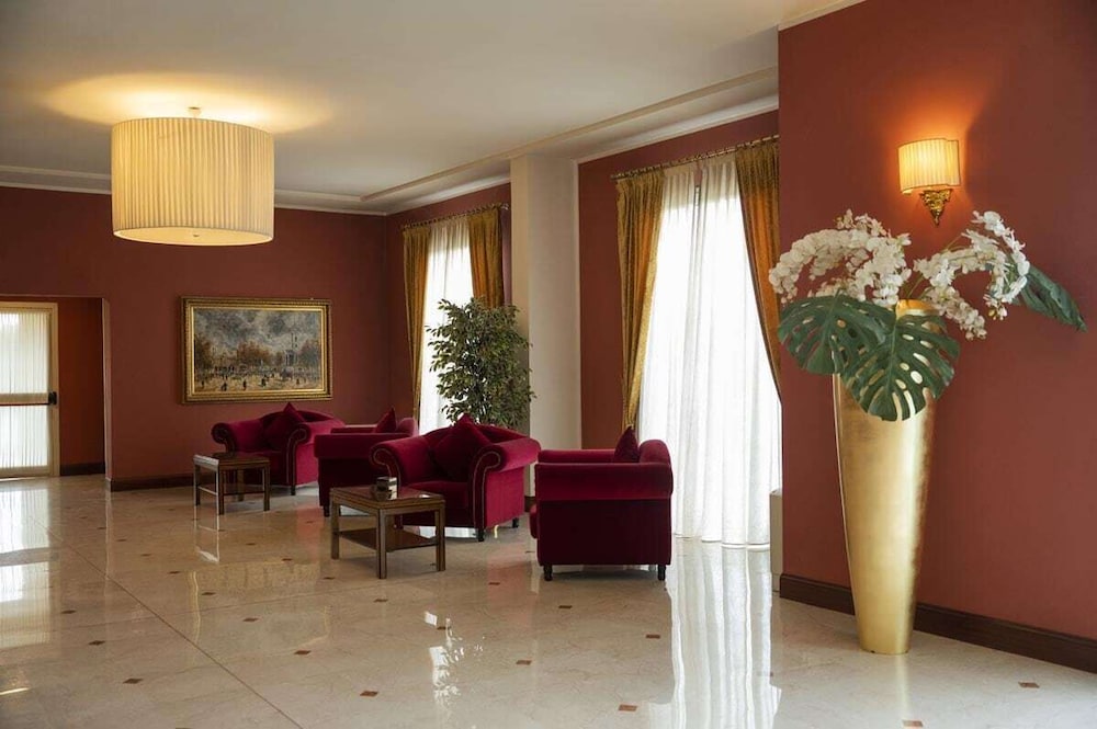 Hotel Maxim 25/48
