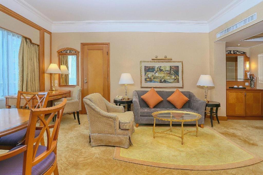 Regency Hotel Shantou 36/54