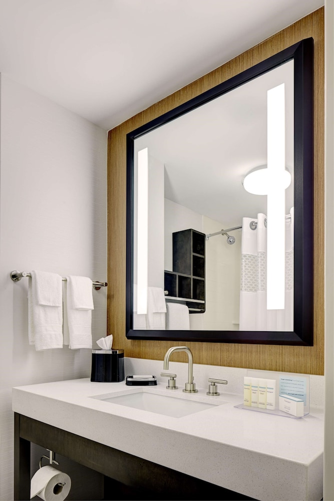 Hampton Inn Brooklyn Hotel 33/63