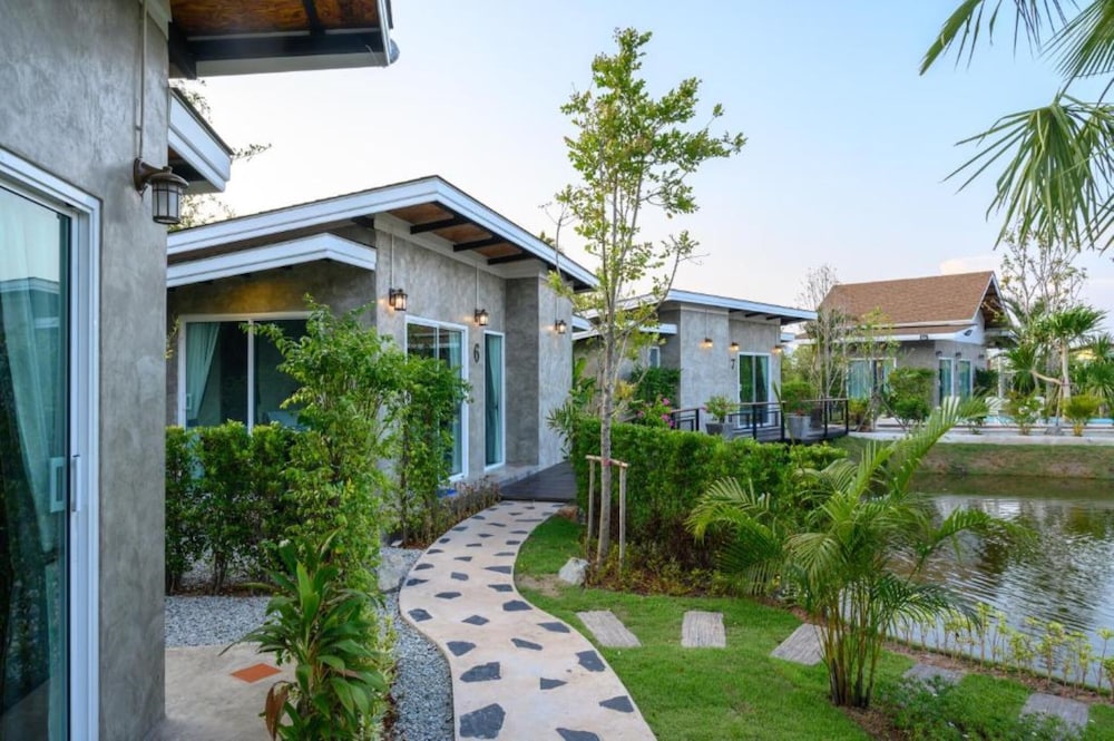 Loftpical Resort 8/49