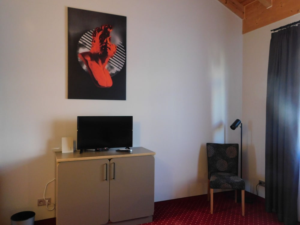 Hotel Konrad Poetzel Holzkirchen 41/50