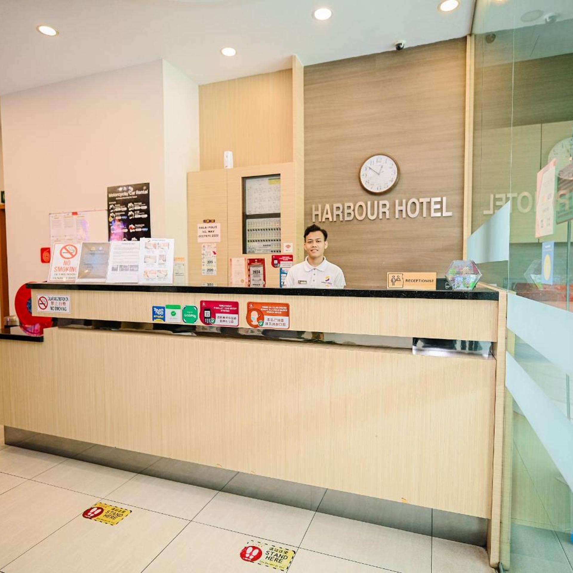 Harbour Hotel 3/42