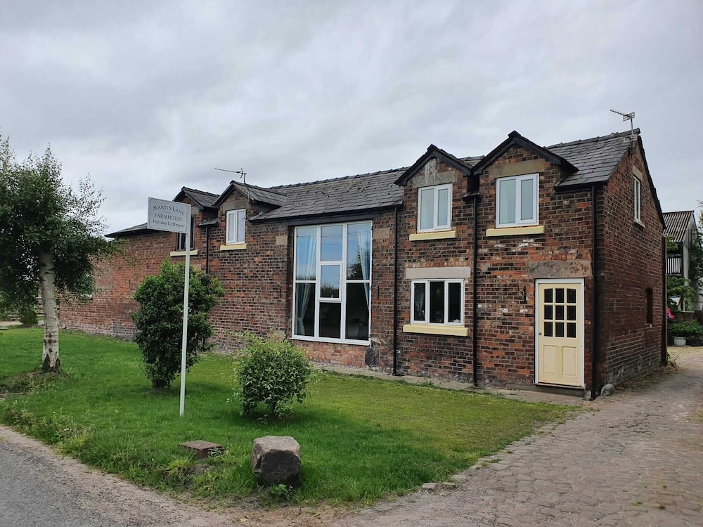 Martin Lane Farm Holiday Cottages 3/50