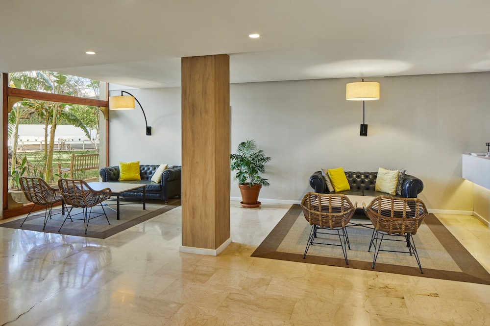Hotel Tres Torres 47/65