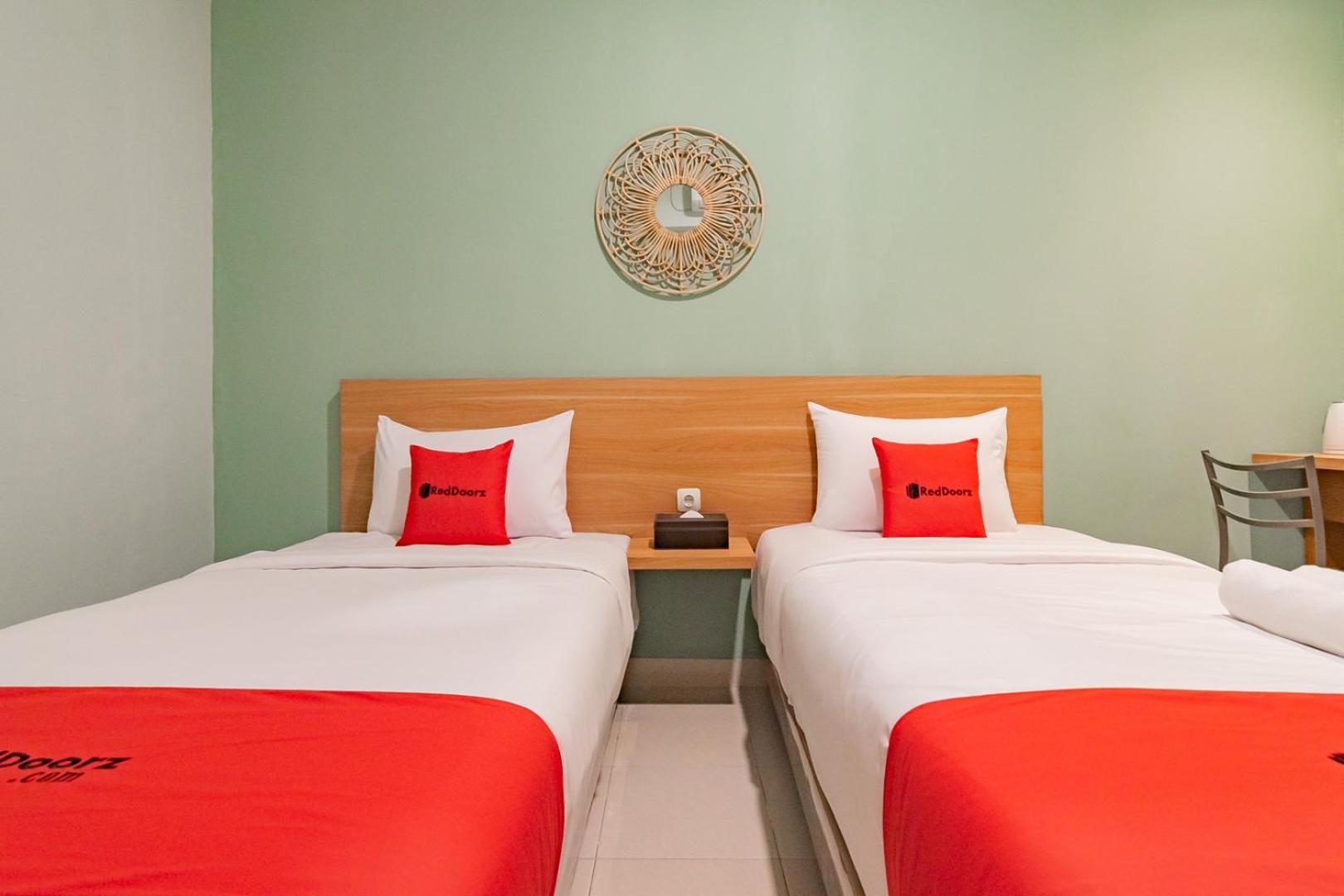 RedDoorz Plus Bagusrangin Street 18/31