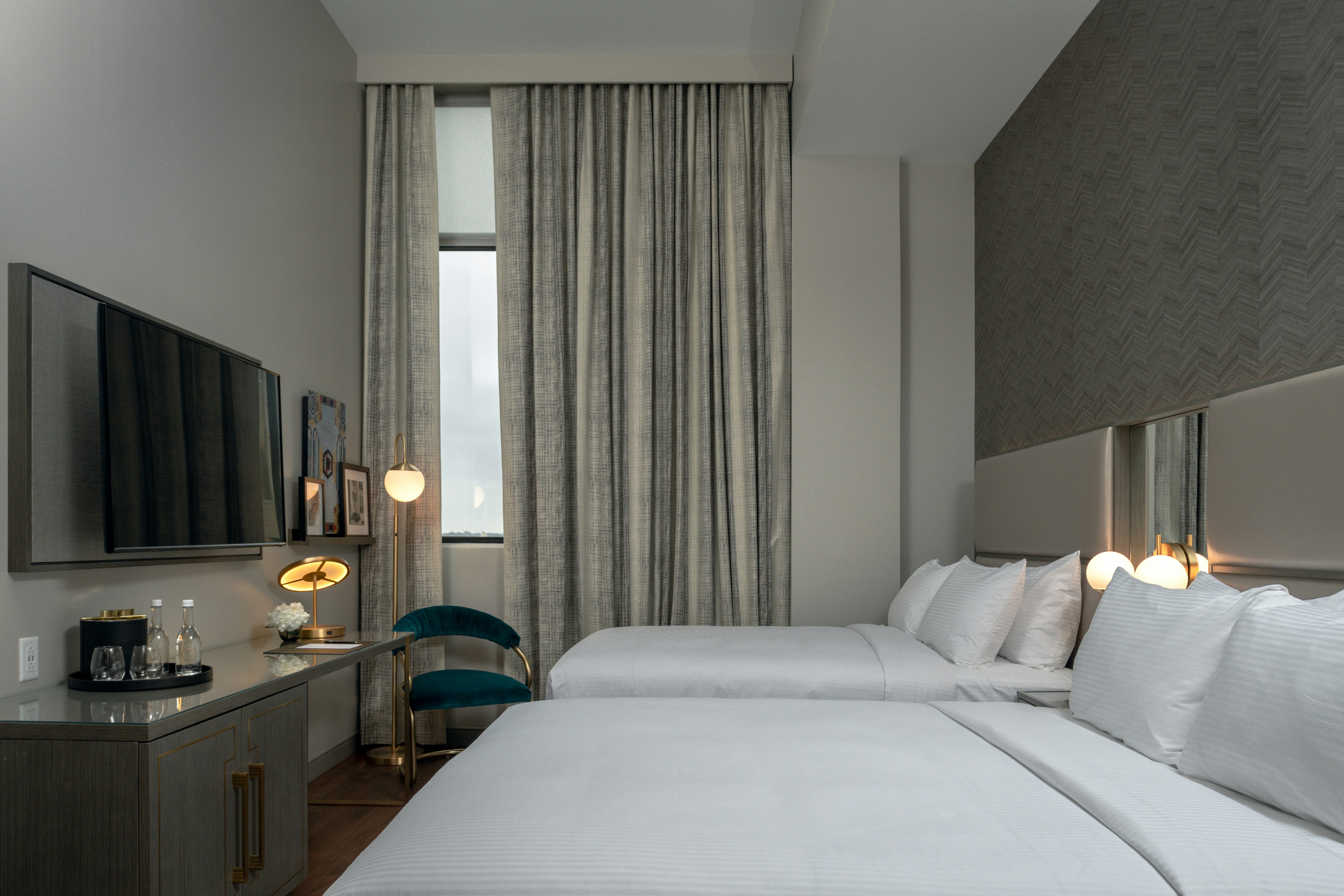 PREMIER, 2 QUEEN BEDS