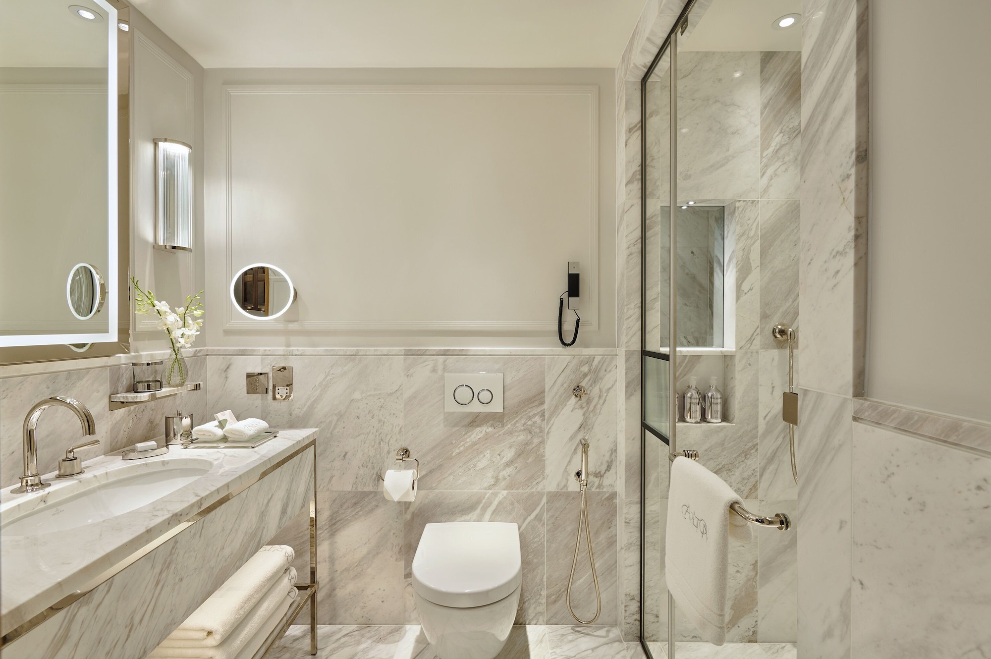Garden, Suite، Jumeirah Carlton Tower London 3/6