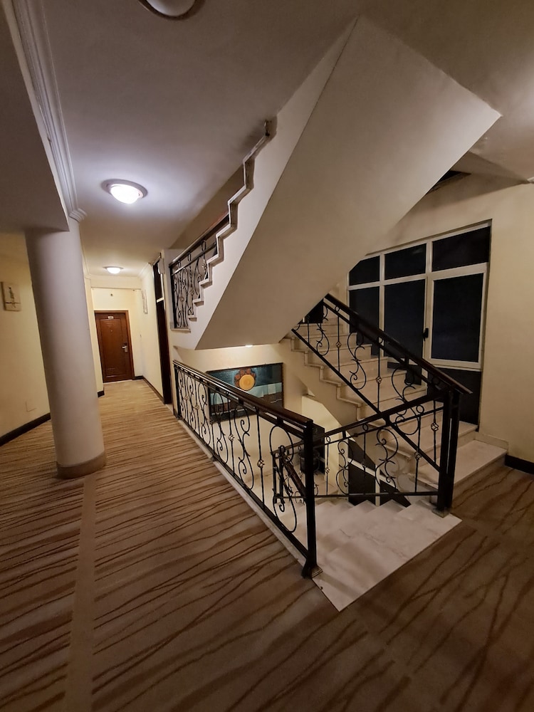 Park Lane Addis Hotel 28/35