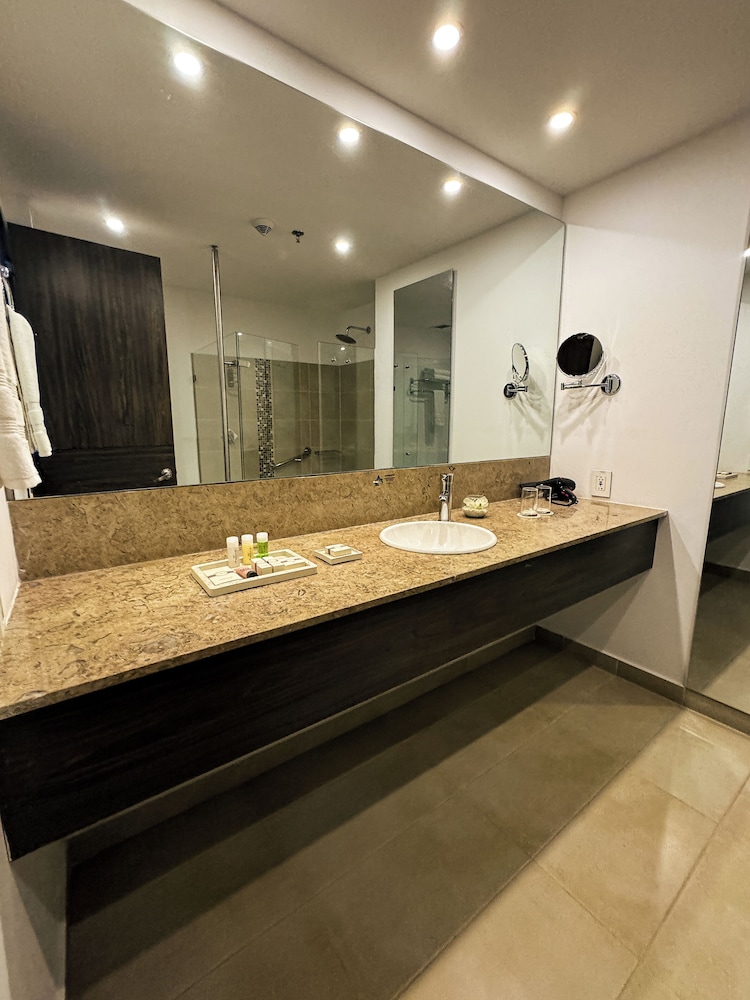 Hotel Mocawa Plaza Armenia Ex Allure Aroma Mocawa Hotel By Karisma 50/50