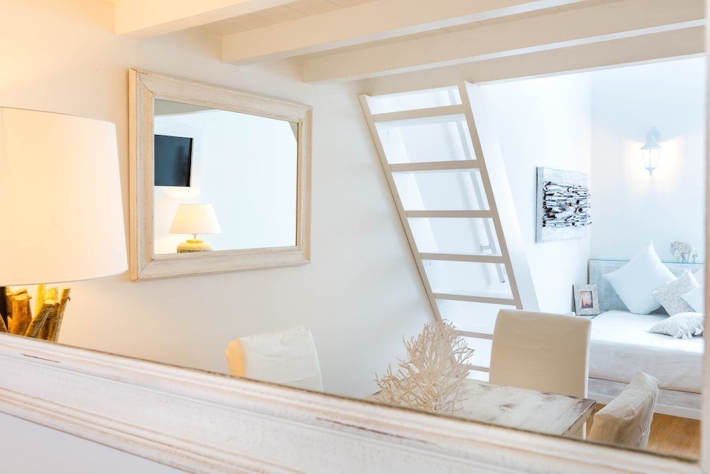 Pantheon Luxury Gold Apartment 38/43