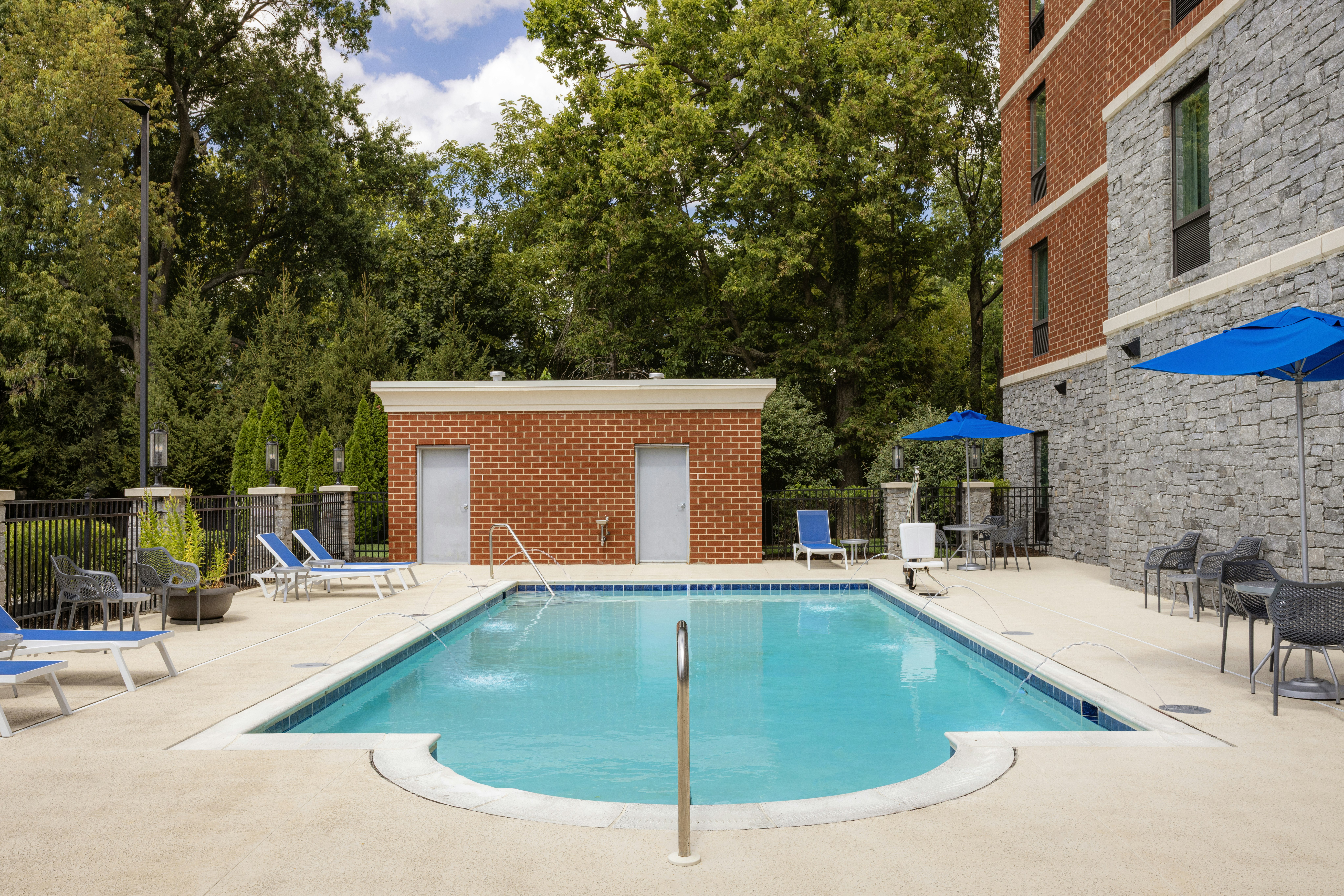 Hampton Inn Lexington Medical Center 34/34