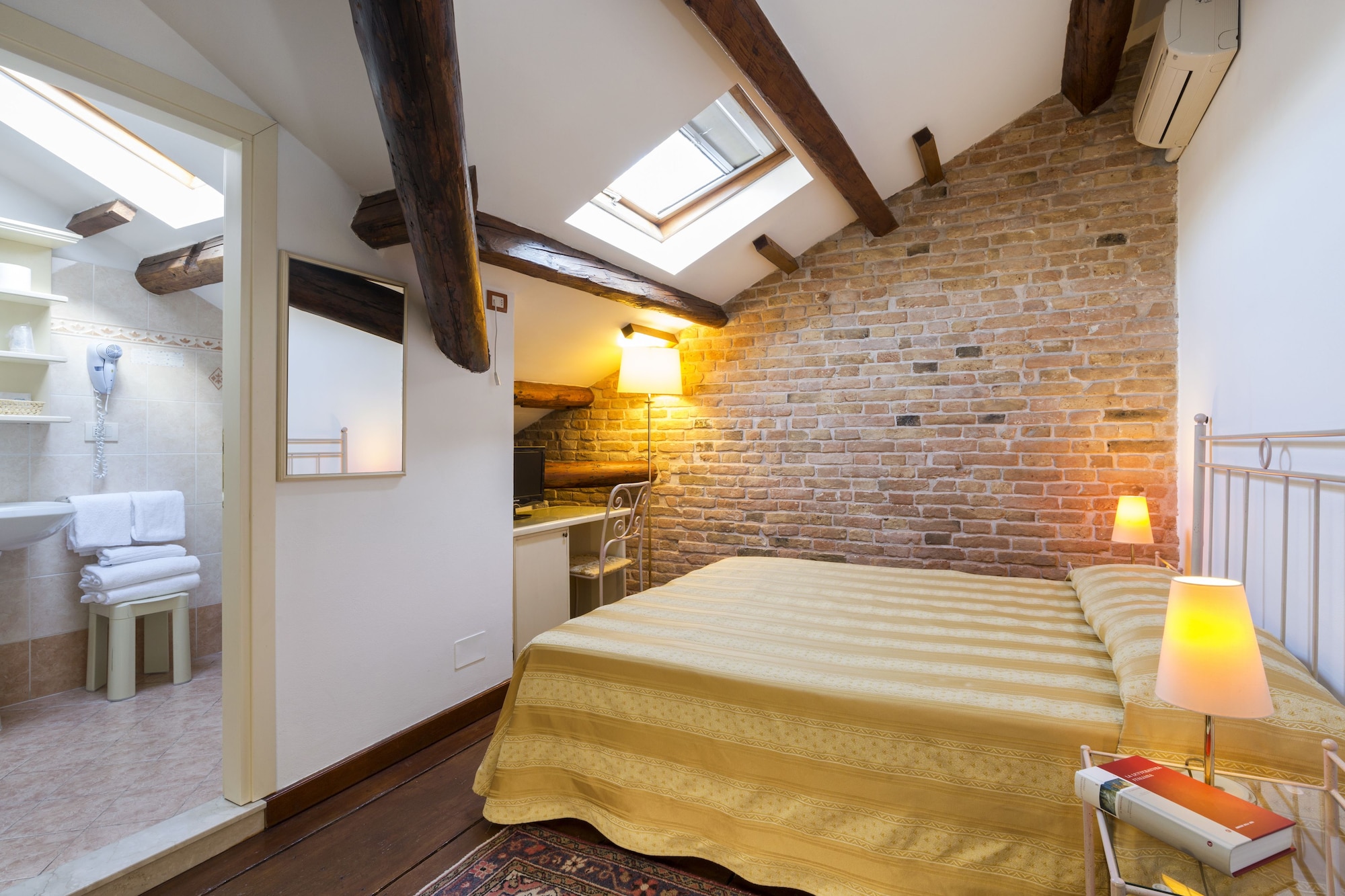 STANDARD, DOUBLE BED