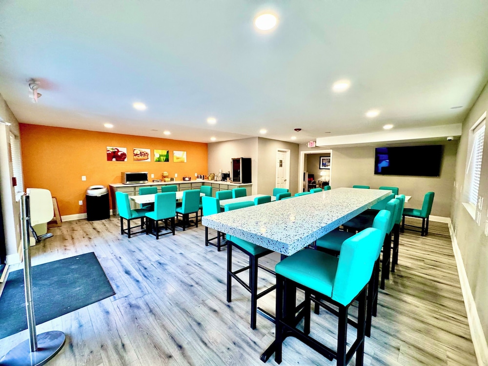Premier Extended Stay 5/9