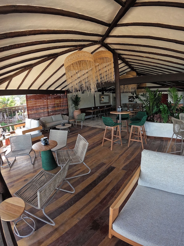 Hotel La Foret 61/80