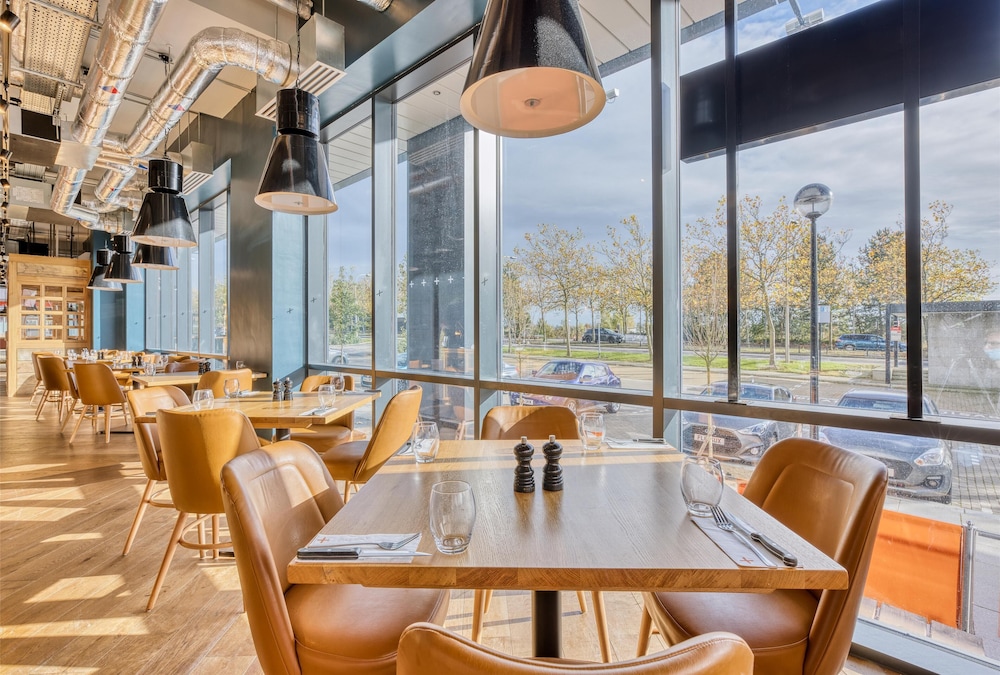 Premier Inn Milton Keynes Central (Avebury Boulevard) Hotel 31/39