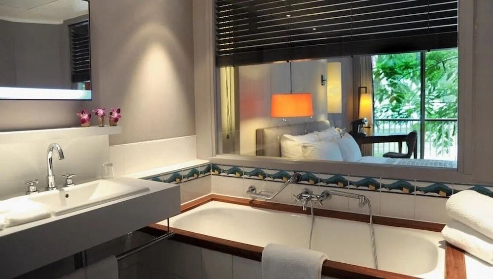 Tahiti Ia Ora Beach Resort 82/83