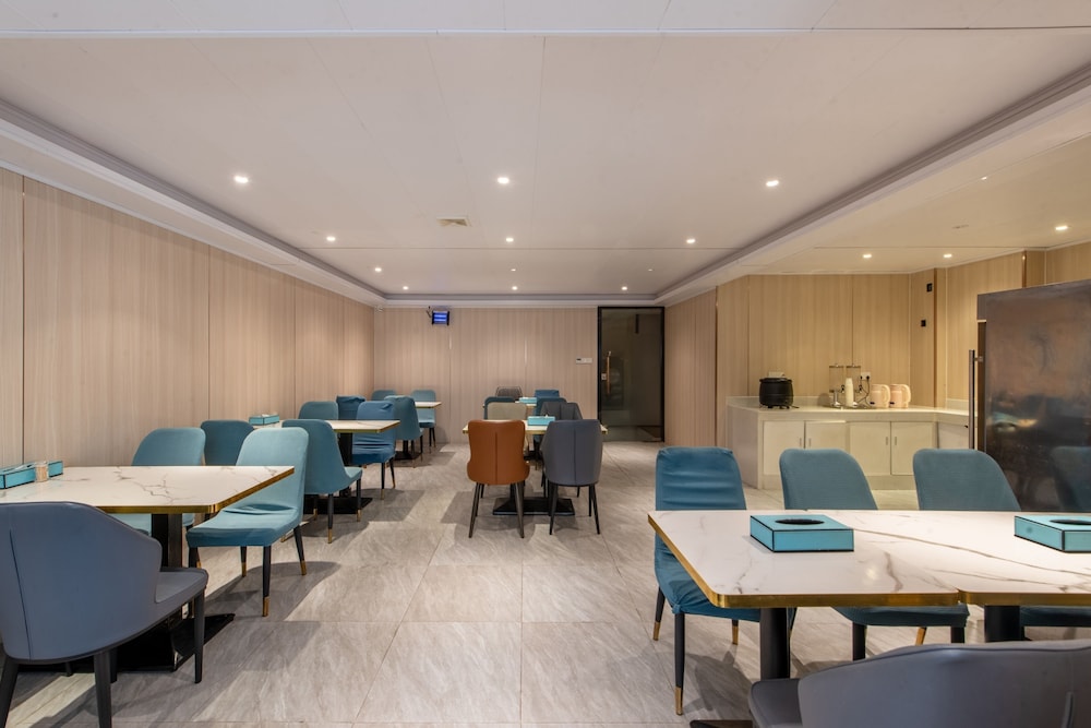 Pazhou XANA Deluxe International Hotel (Changgang Subway Metro Station Branch) 36/50