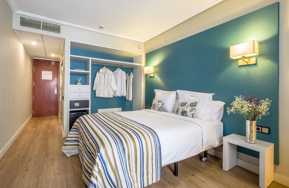 Hotel Num 11/53