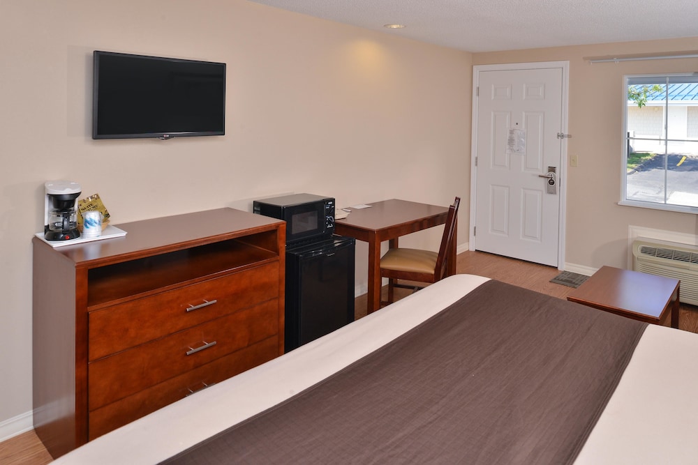 Americas Best Value Inn St. Clairsville/Wheeling 15/39
