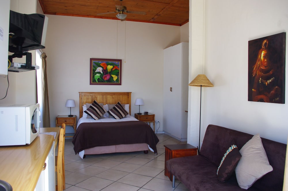 Aqua Marine Guest House 32/67