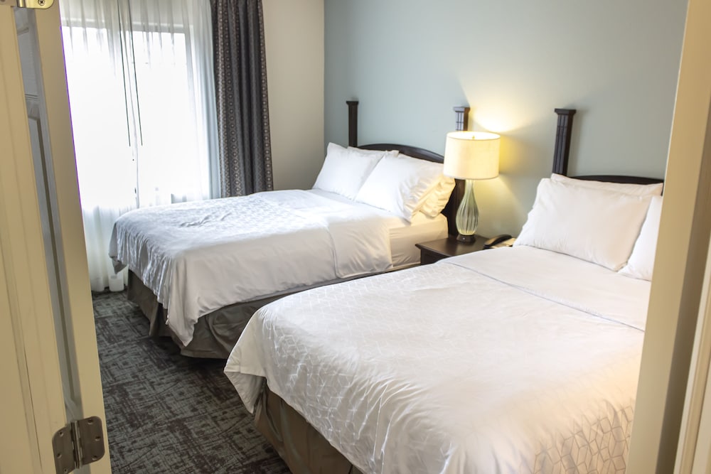 Staybridge Suites Minot 14/62