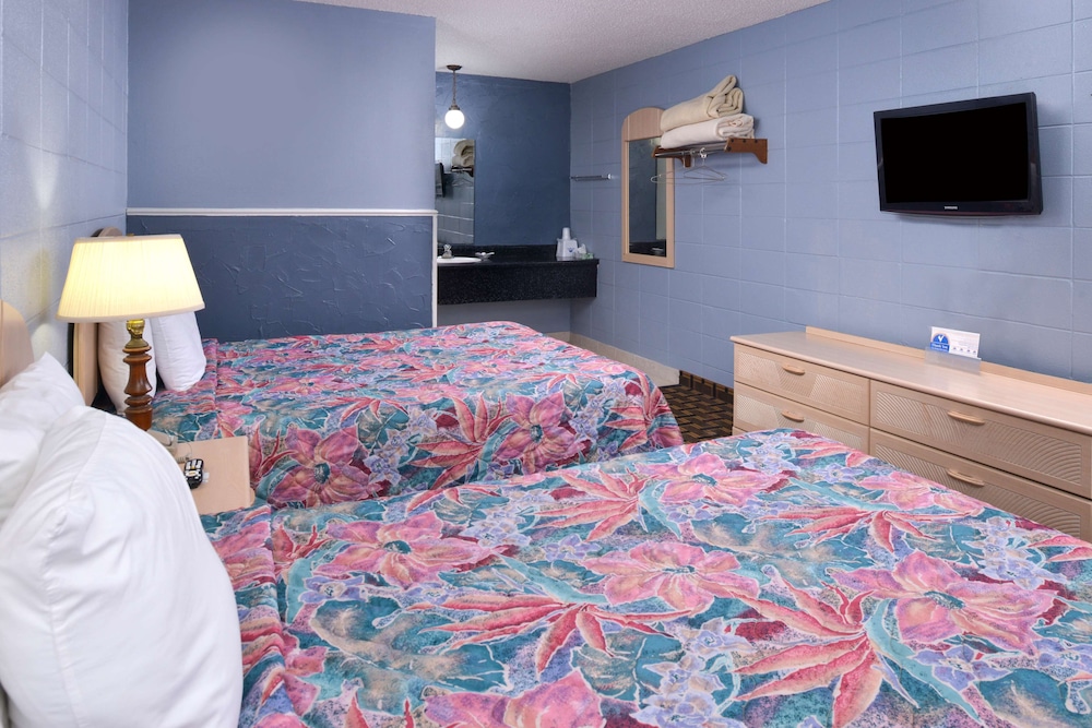 Americas Best Value Inn Suites Branson Near the Strip 20/32
