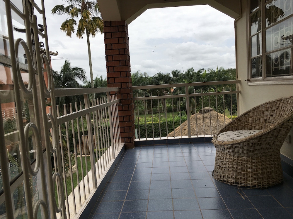 Airport View Hotel 23/50