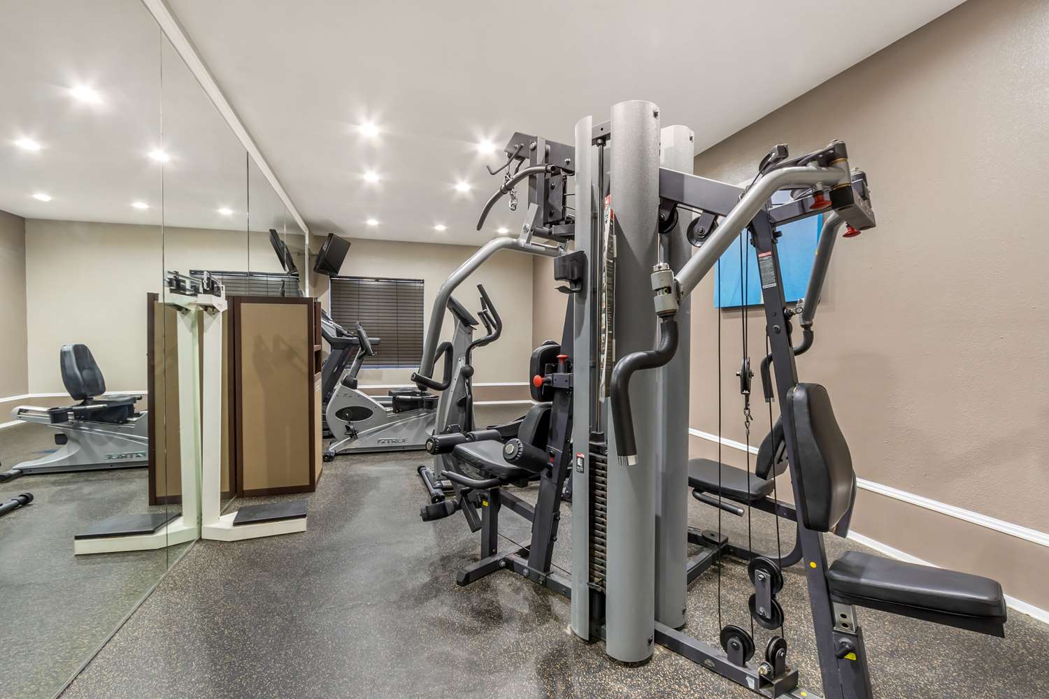 Comfort Inn & Suites North Charleston Northwoods 9/14