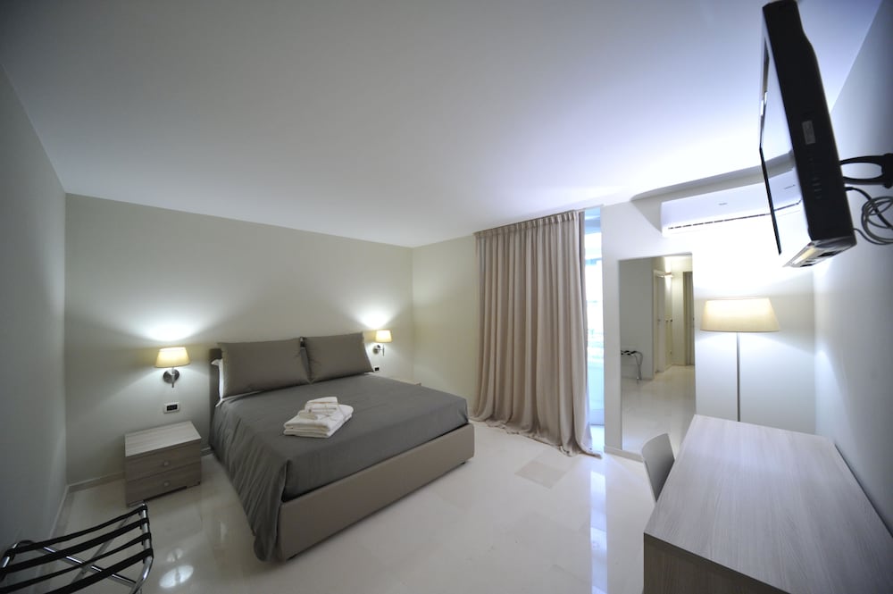 Gatto Bianco House 8/50