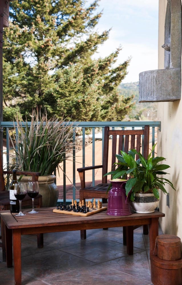 Sonoma Creek Inn 3/56