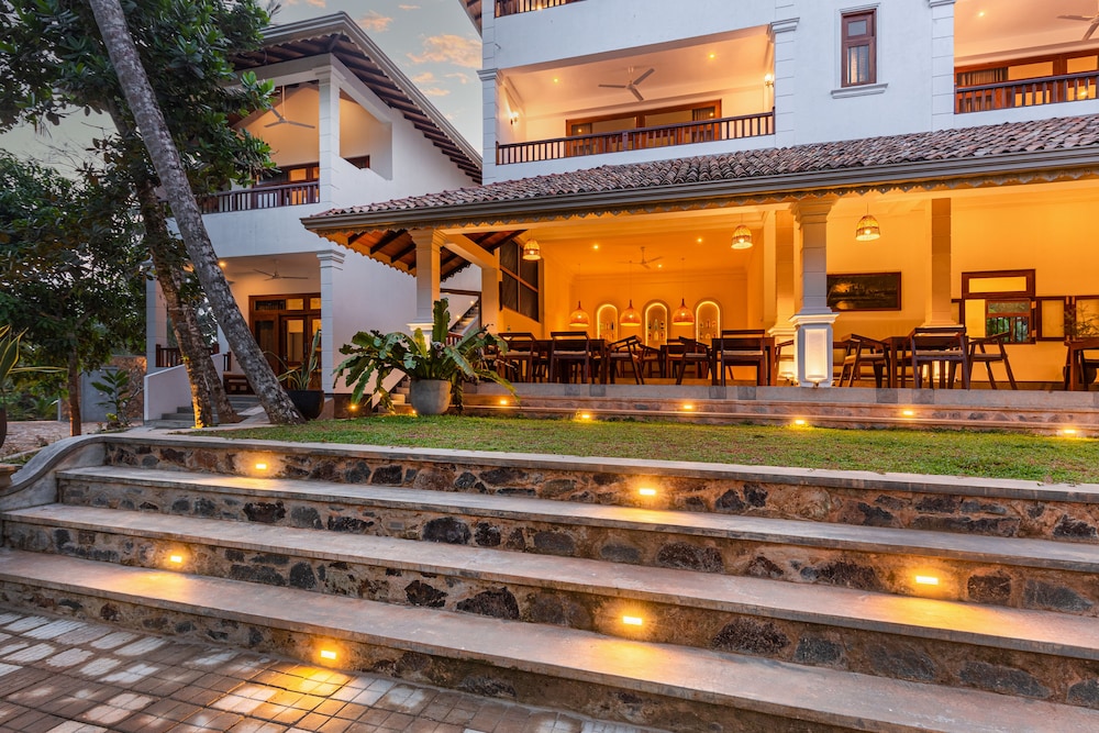 Serenity Boutique Unawatuna 1/50