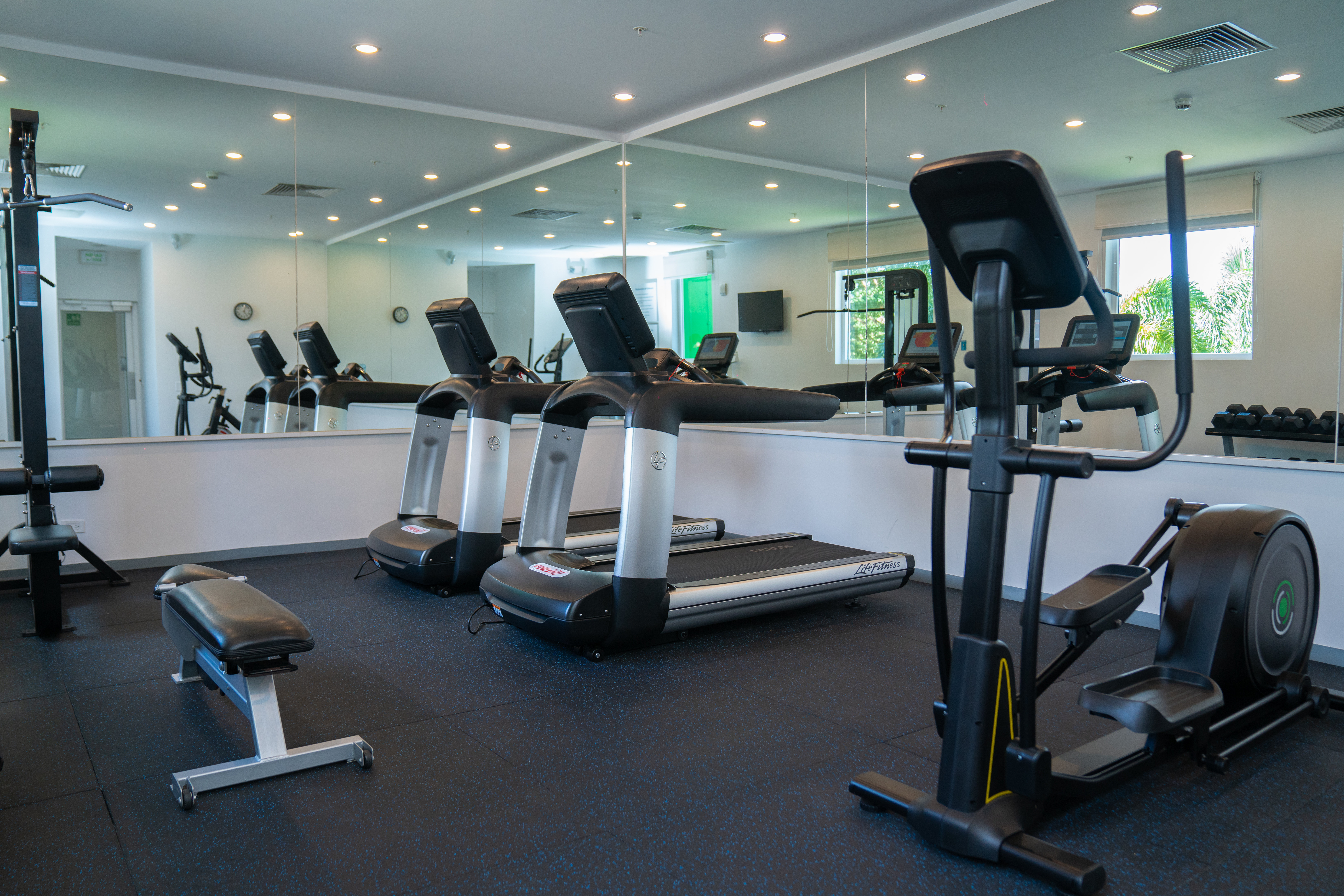 Holiday Inn Express Managua 45/75