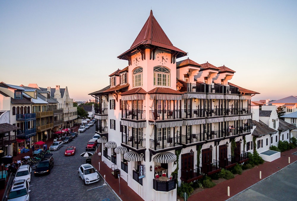 The Pearl Hotel 4/44